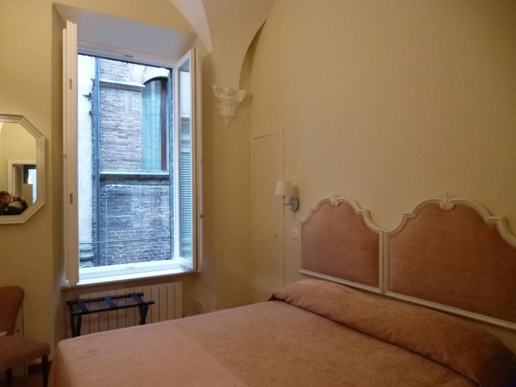 B&B Quattro Cantoni Siena Habitación foto